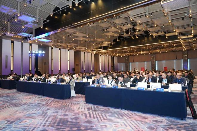 存量时代经销商的出路在何方？鸿雁用一场会议给出明确答案